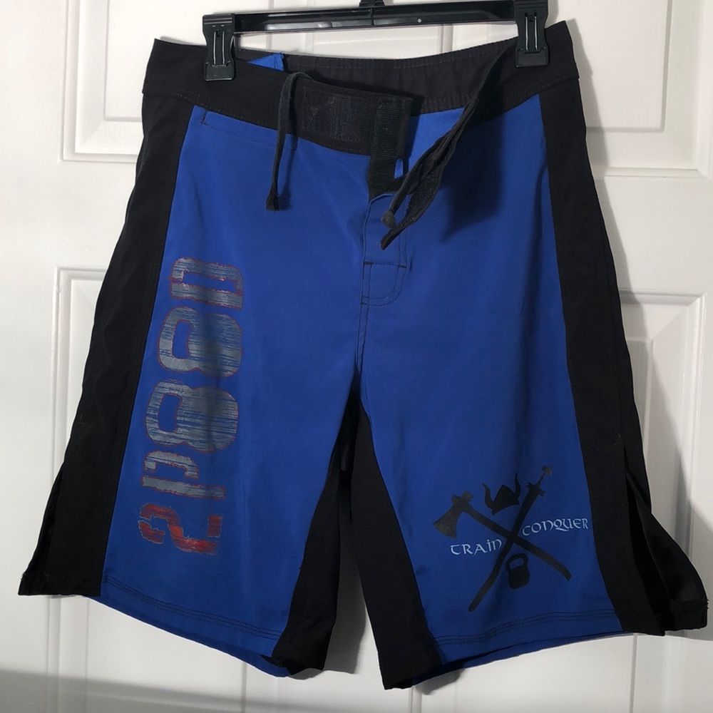 2Pood shorts - size 30 - good condition